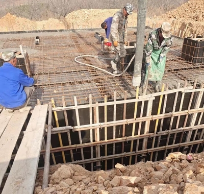 亭口鎮(zhèn)對農(nóng)廁化糞池建設施工現(xiàn)場開展安全檢查